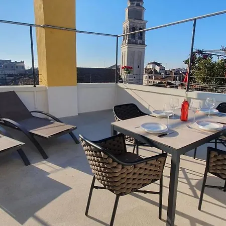 Ca' Francesca Terrace In شقة